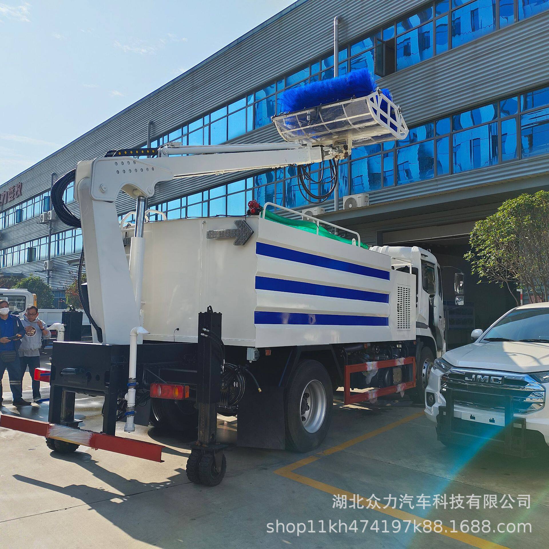 东风光伏板清洗车国六太阳能板冲洗车隧道墙壁墙面光伏清洗神器