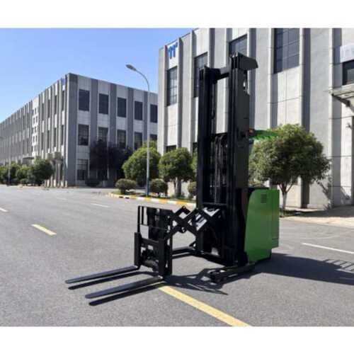 1.5T 2T Double scissor Reach Truck   10M Deep Reach Stacker