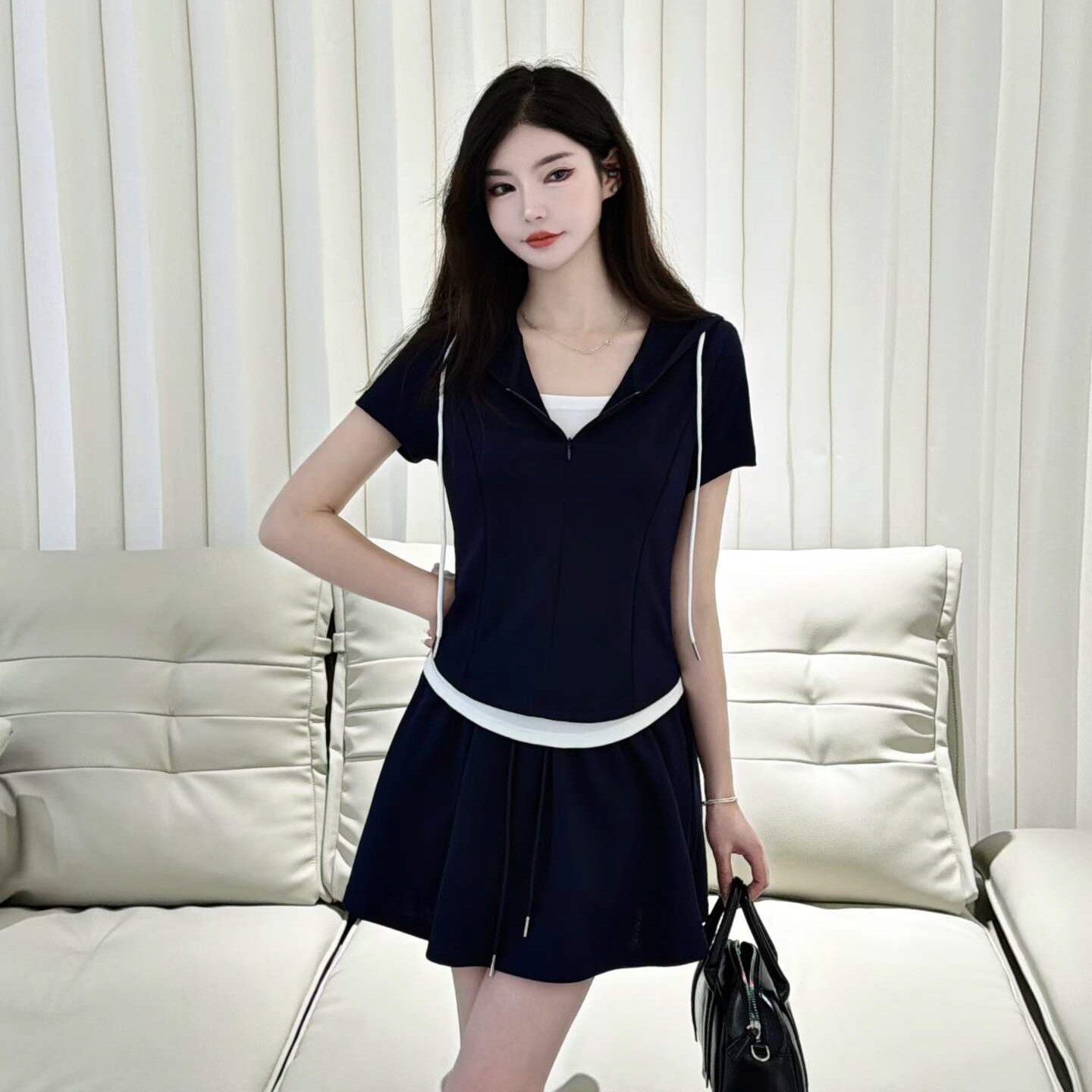 运动风假两件套装女2026夏季韩版连帽短袖修身显瘦减龄裤裙两件套