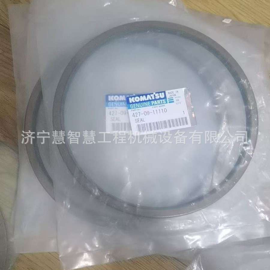 特惠供应铲车装载机配件WA380-3副水箱423-947-1101 供应鄂尔多斯