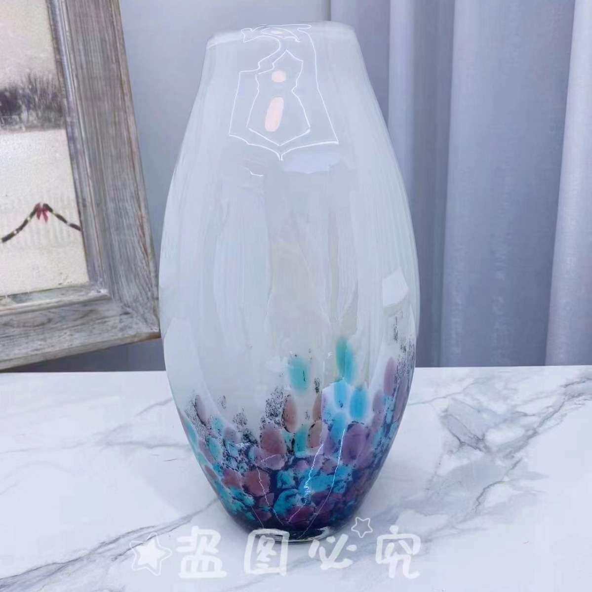 人工吹制纯手工白瓷效果扁形厚琉璃花瓶工艺品
