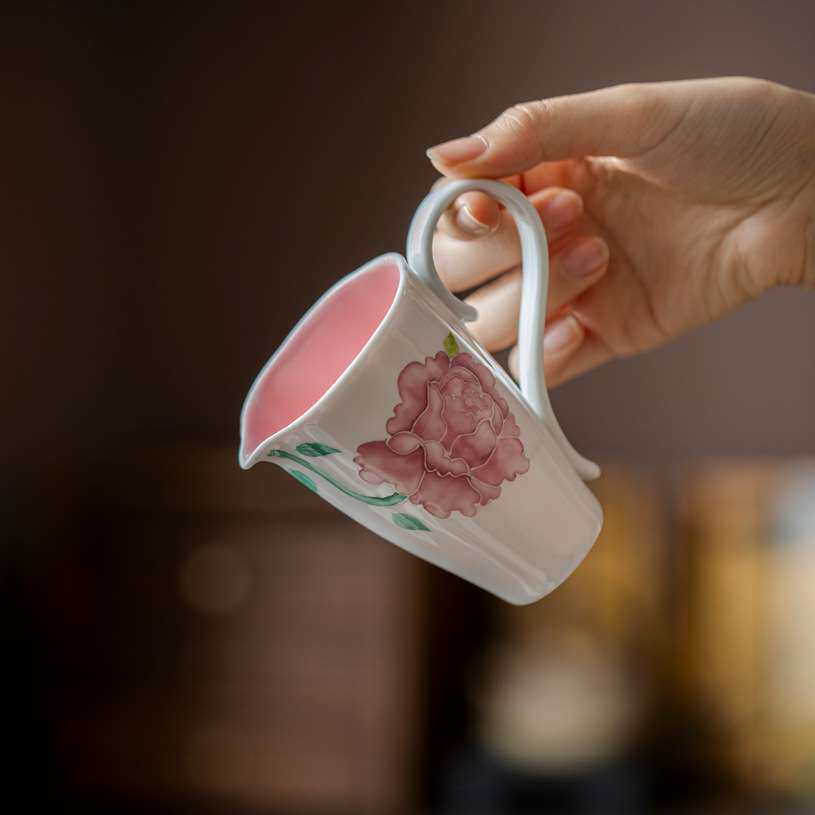 纯手绘玫瑰花陶瓷公道杯白瓷匀杯女士高颜值茶道配件家用带把公杯