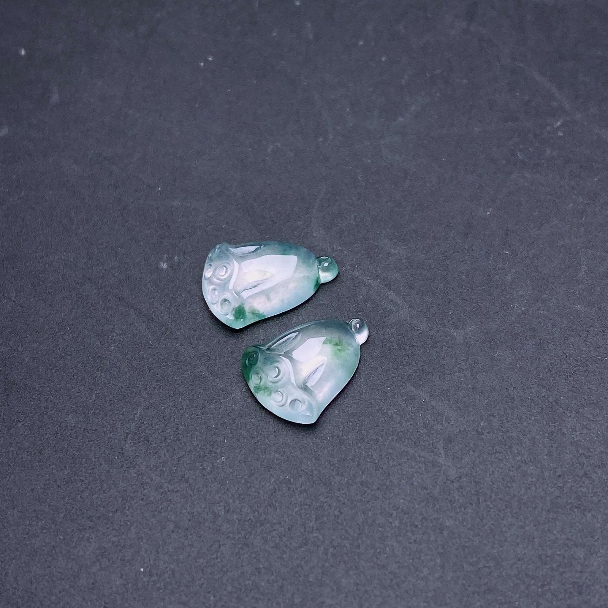 缅甸天然翡翠a货高冰飘花莲蓬一对fxj尺寸:10.3-8-3.5mm