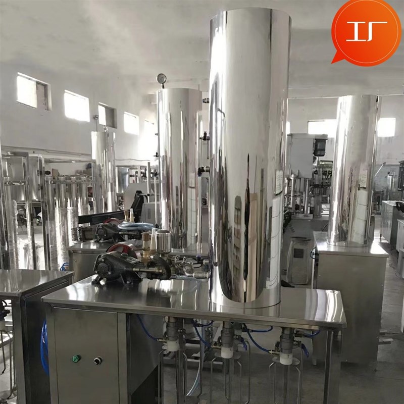 饮料生产设备带气苏打酒鸡尾酒老汽水汽酒P混合灌装机械设备厂