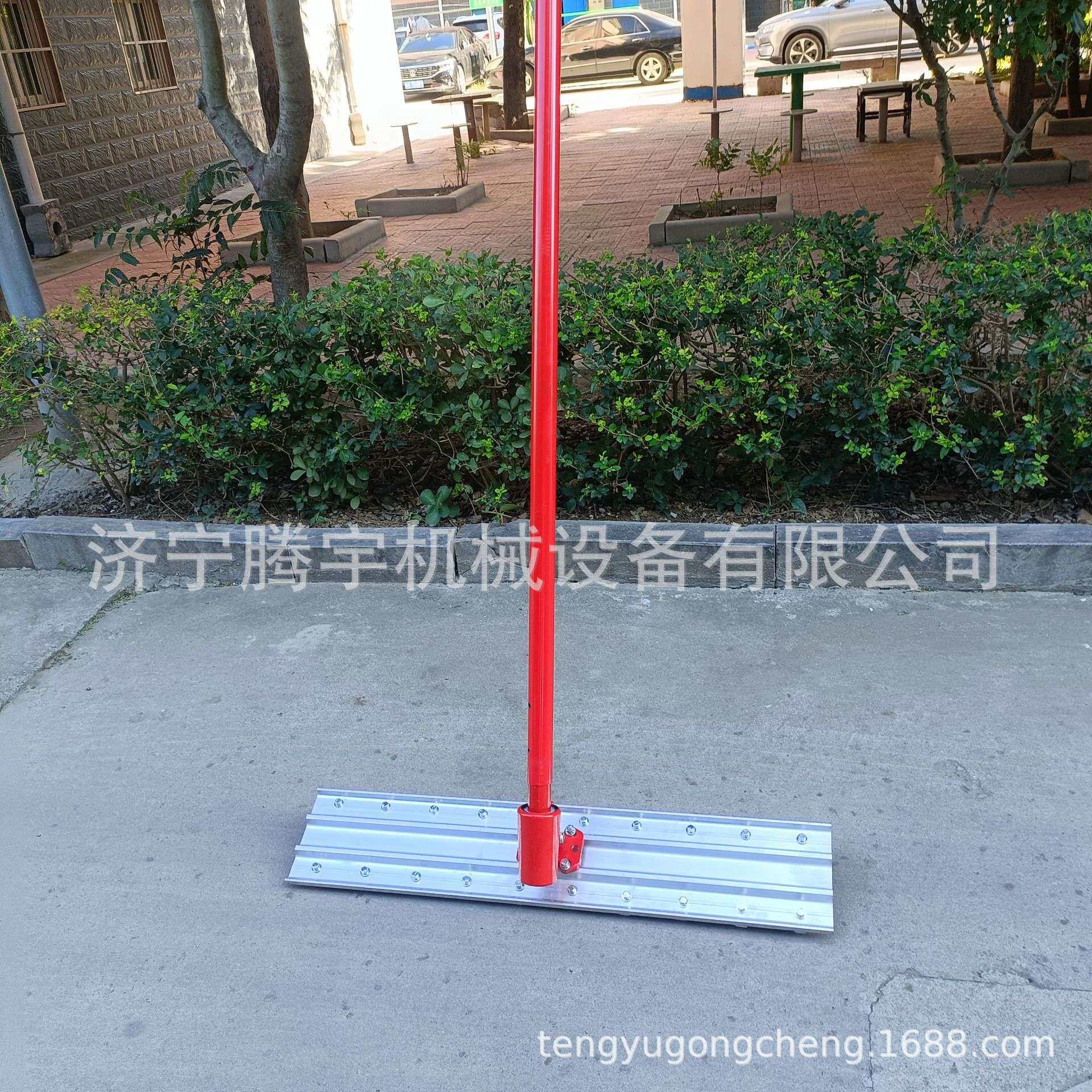 现浇铝镁合金牛场拉槽机 牛场大耙子厂家 手拉式牛场大耙子价格
