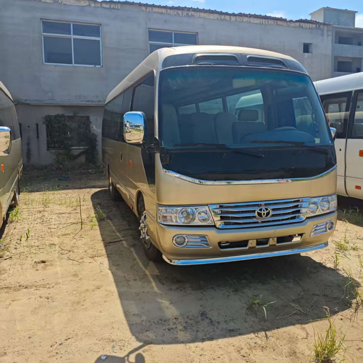 外贸版考斯特10-19座商务巴士 6米中巴客车 手续齐全
