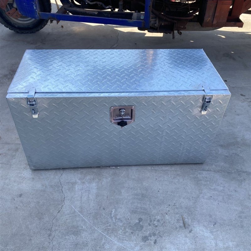 货车外置工具箱镀锌花纹铁防锈超厚汽车外置工具箱防水防锈防摔加