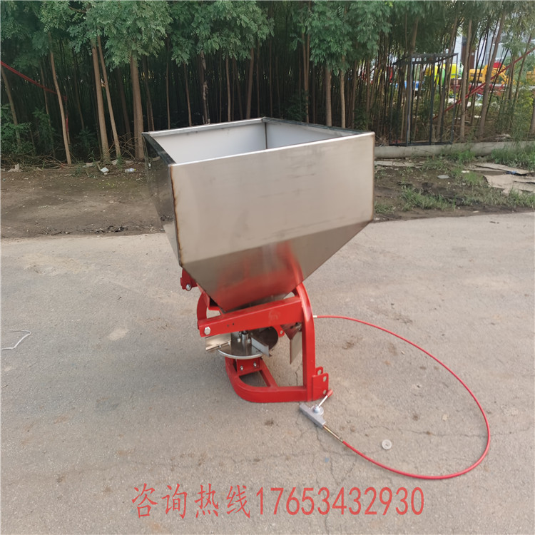 大型四轮不锈钢撒肥机