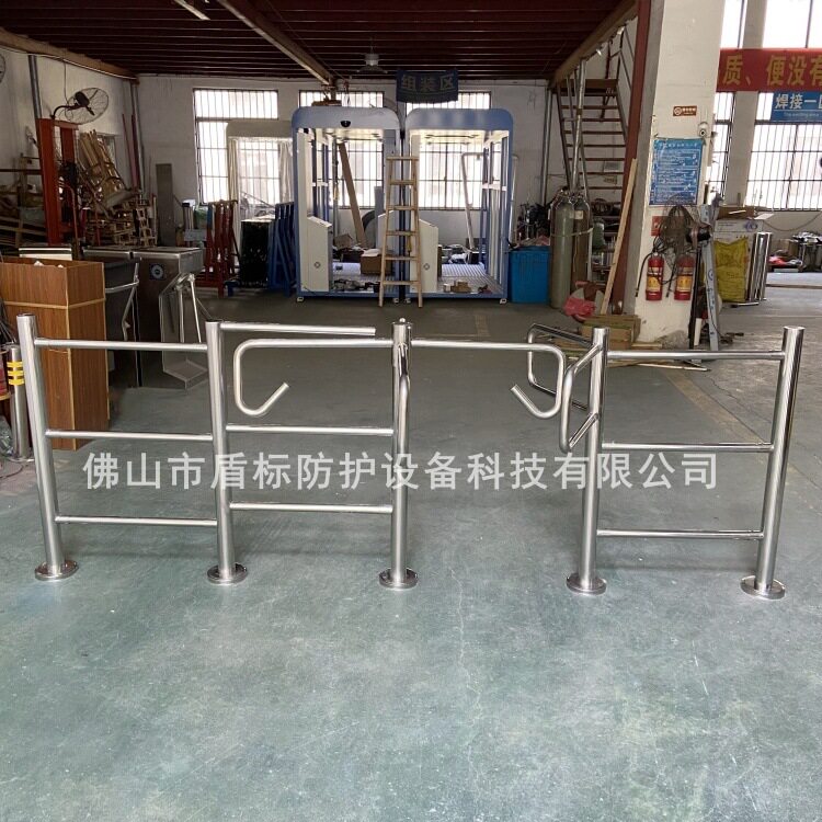 景区入口不锈钢单向栅栏旋转闸 不锈钢增加护栏挡板 人员限流门禁