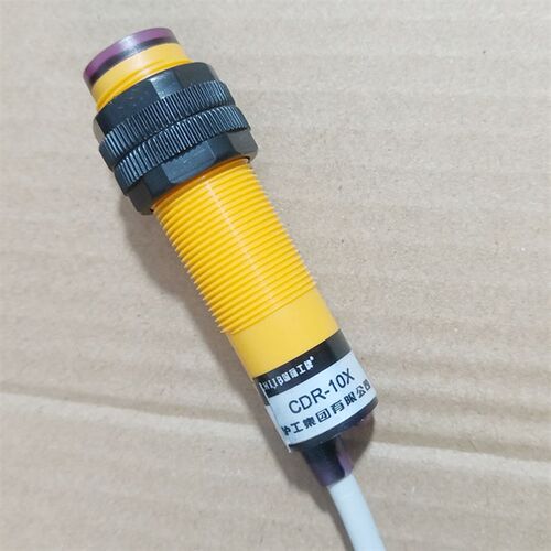 沪工CHIIB光电开关CDR-10X CDR-30X 漫反射传感器NPN 4线常开常闭