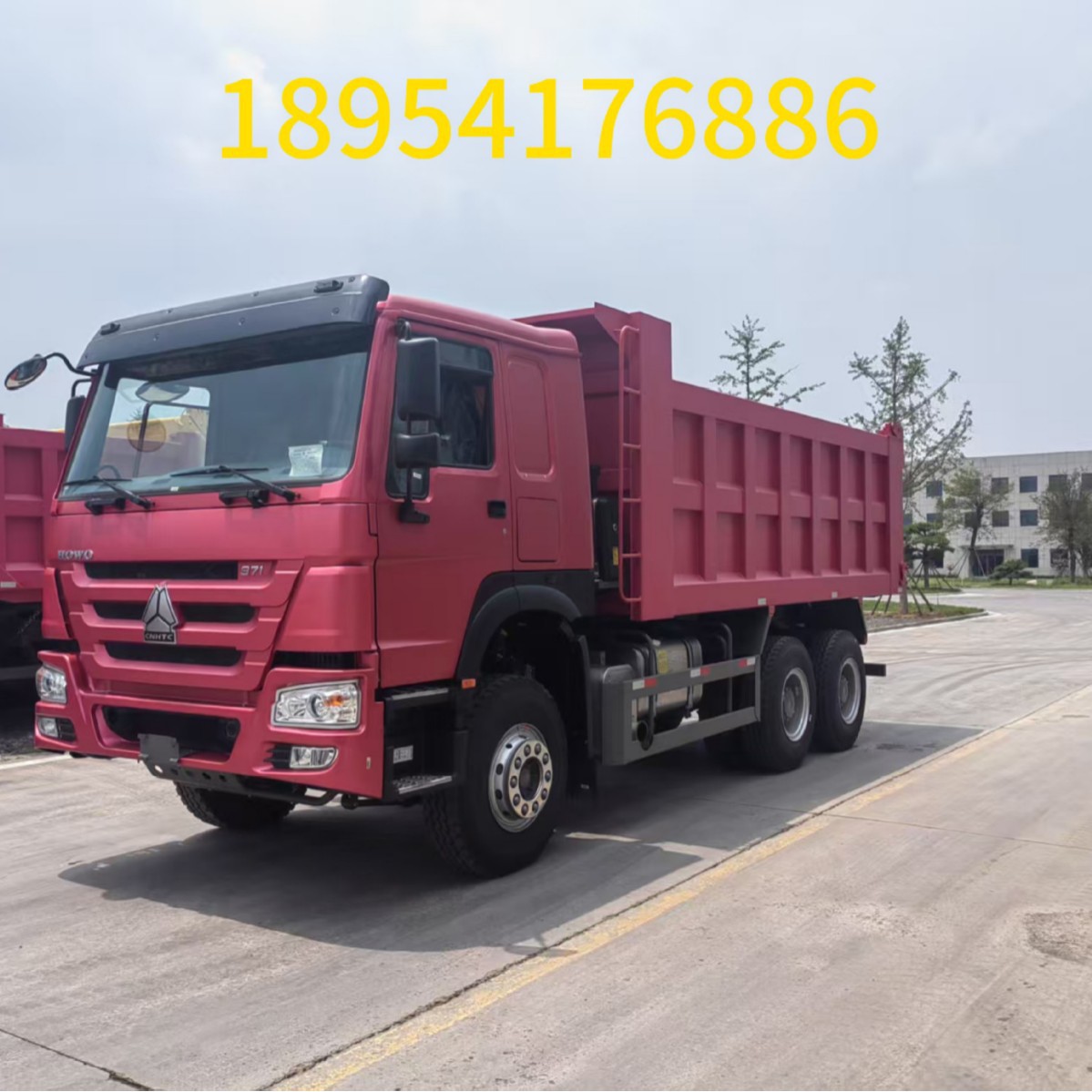 前二后八国二371马力自卸车