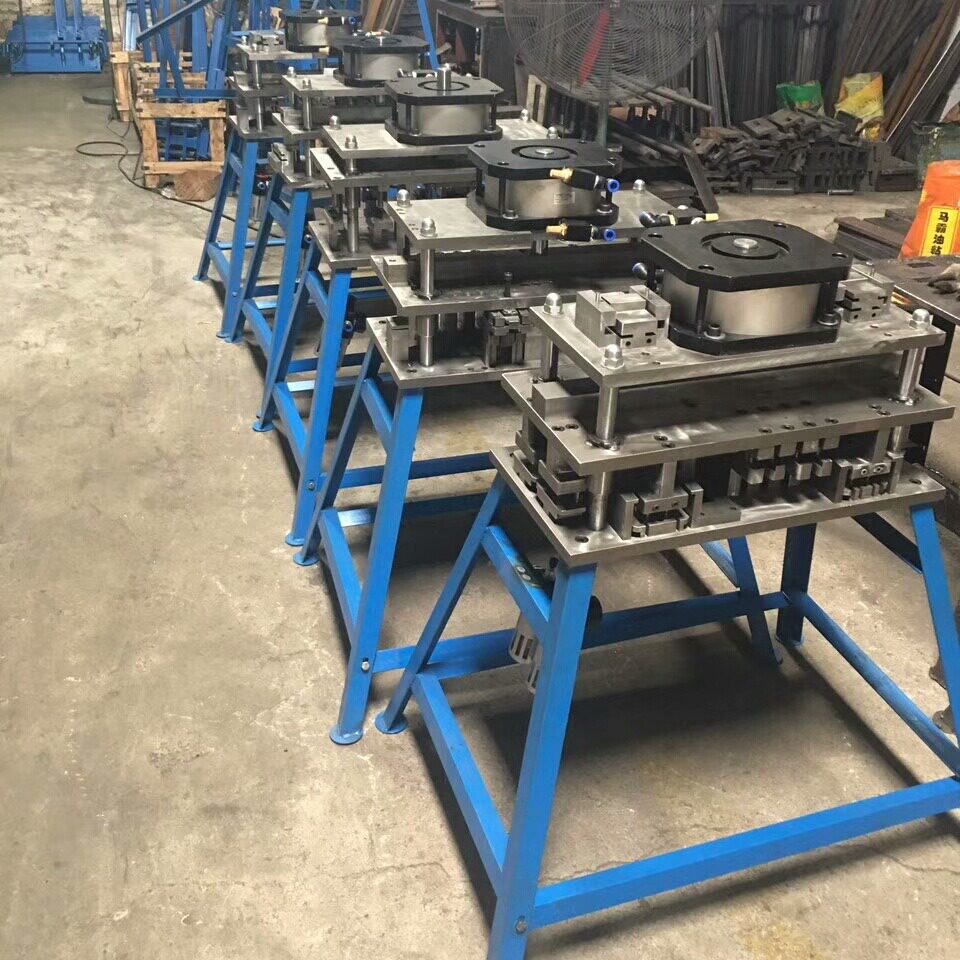 铝型材冲孔液压模具隔热断桥