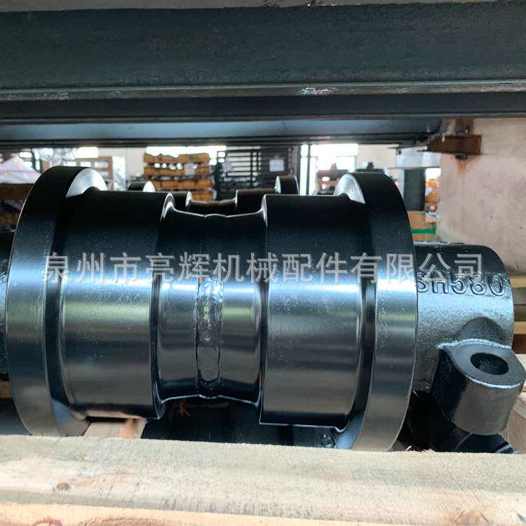 住友挖机支重轮 SH580承重轮矿山品质四轮一带 住友底盘配件