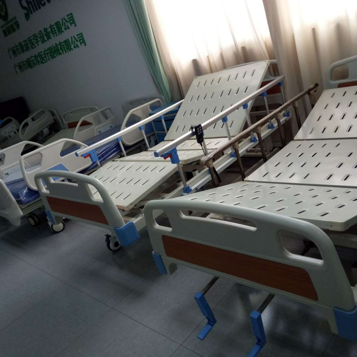 五功能病床手动四摇五功能护理床四摇五功能病床 多功能手动病床