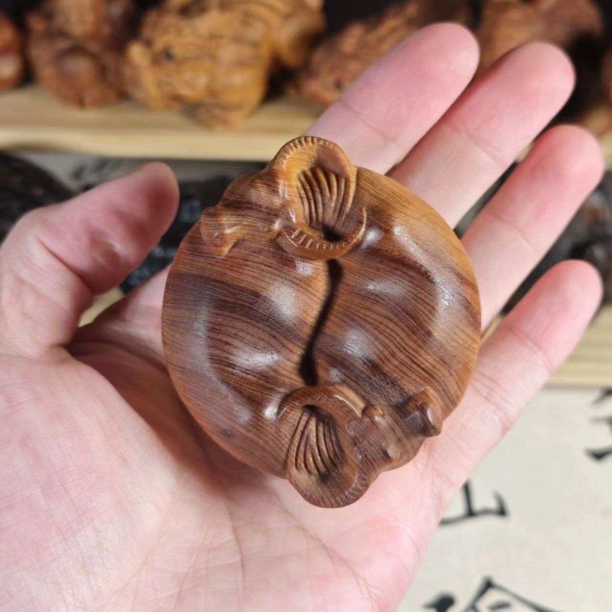 崖柏木高油陈化料精雕牛转乾坤摆件随身盘玩文玩把件家居装饰