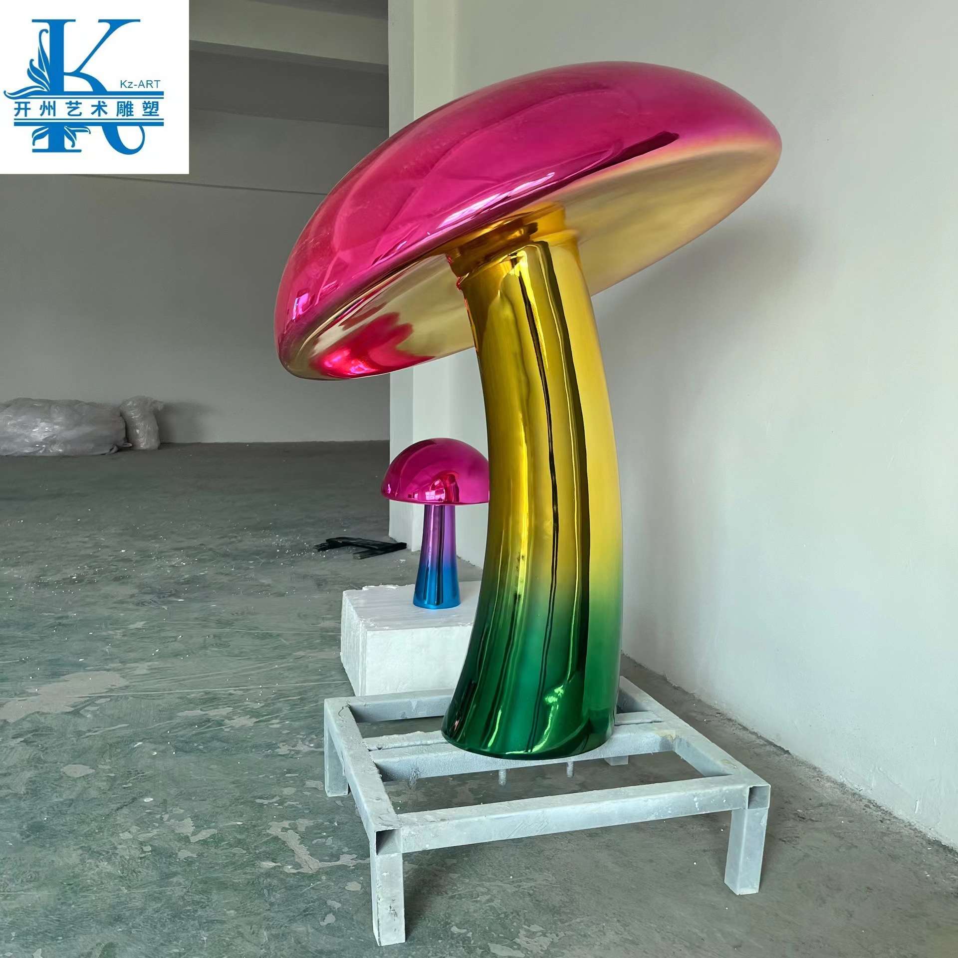 电镀蘑菇科技感艺术落地大摆件玻璃钢雕塑酒店商场空间幻彩效果