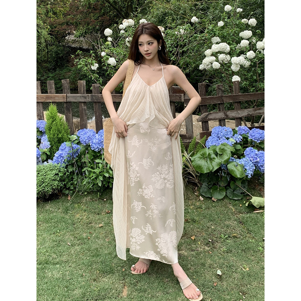 夏装新款高级气质文艺连衣裙女挂脖露背吊带裙飘逸长裙子文艺风