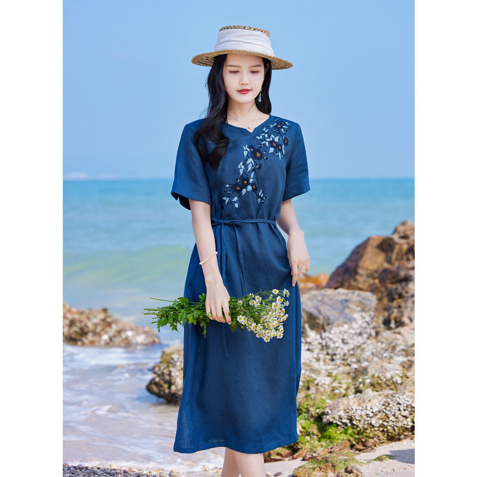 夏新款原创女装 亚麻刺绣藏青色文艺连衣裙女 暗扣系带裙子
