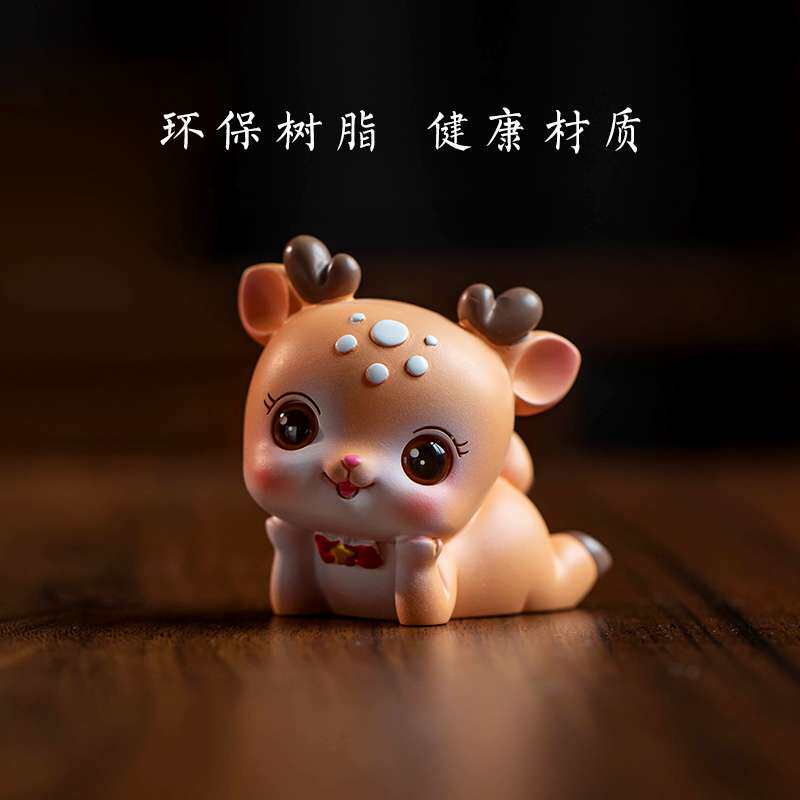 朴房创意可爱小鹿汽车摆件车内饰品一路平安中控台车载办公桌装饰