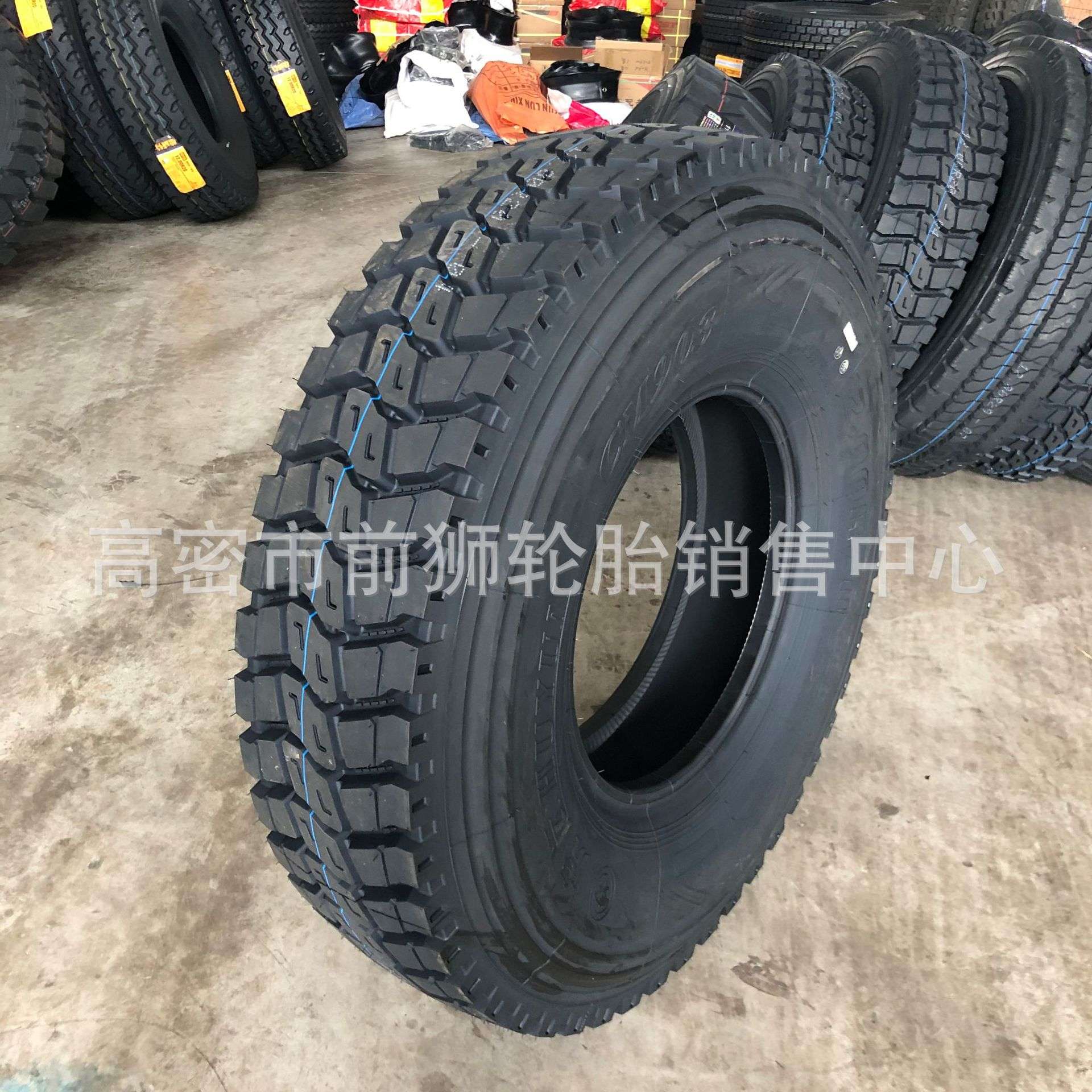 陆虎 虎运卡车全钢丝矿山轮胎750 825 900 1000 1100 1200R20轮胎