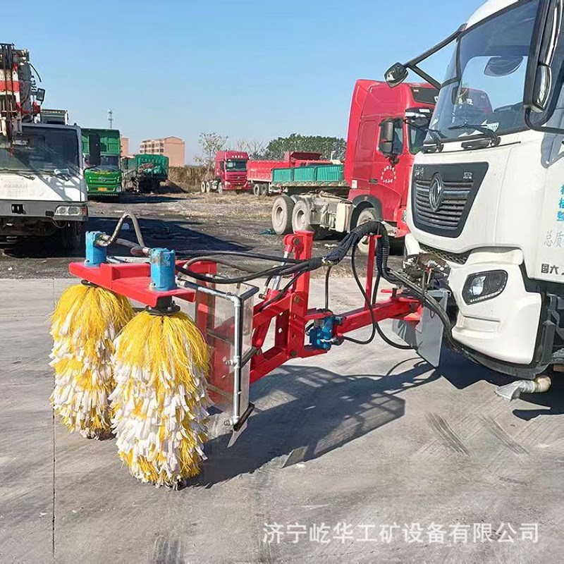 供应全自动e车载式城市护栏清洗机高速公路波形栏清扫机