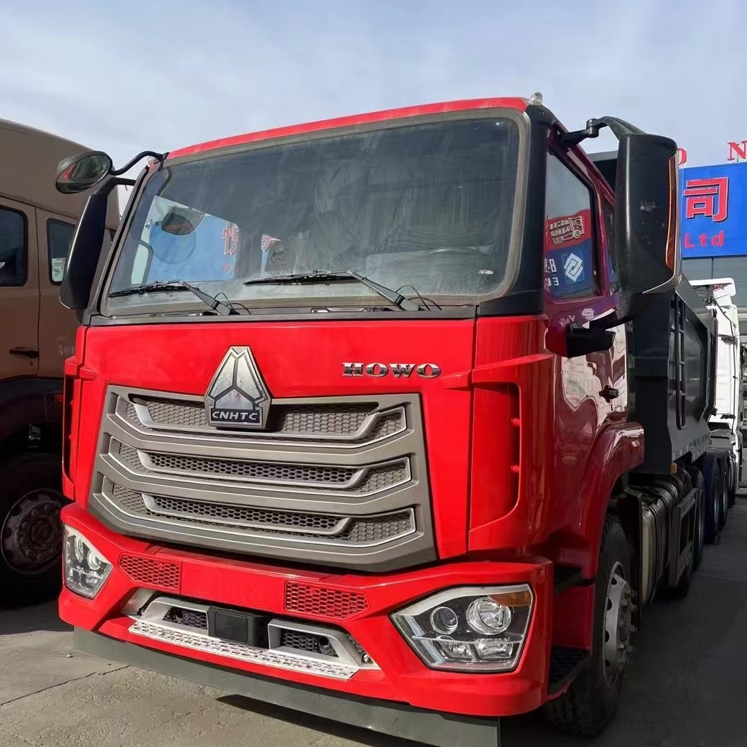 豪沃371马力载货车 6.8米载货车底盘 出口出售后八轮自卸货车
