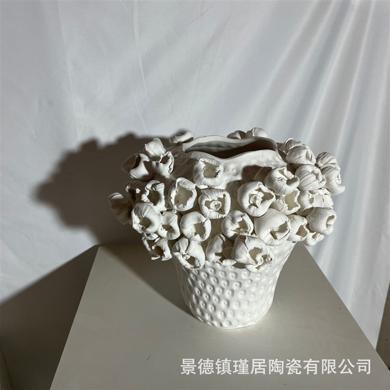 极简风软装欧式纯手工重工手捏花苞陶瓷简约花瓶摆件Y玄关样板