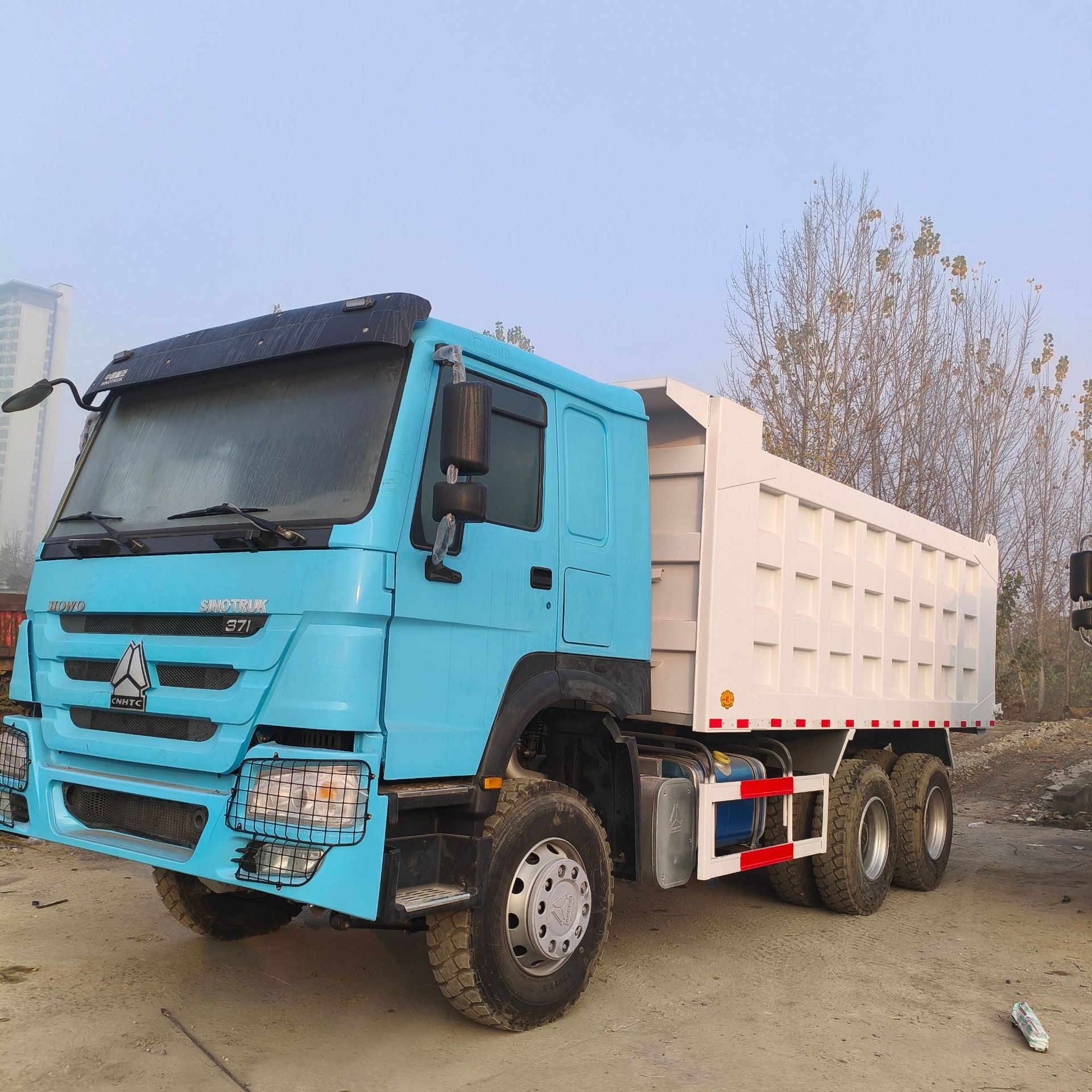 HAOWO翻斗自卸车12轮400马力重汽发动机重汽豪沃8×4自卸卡车