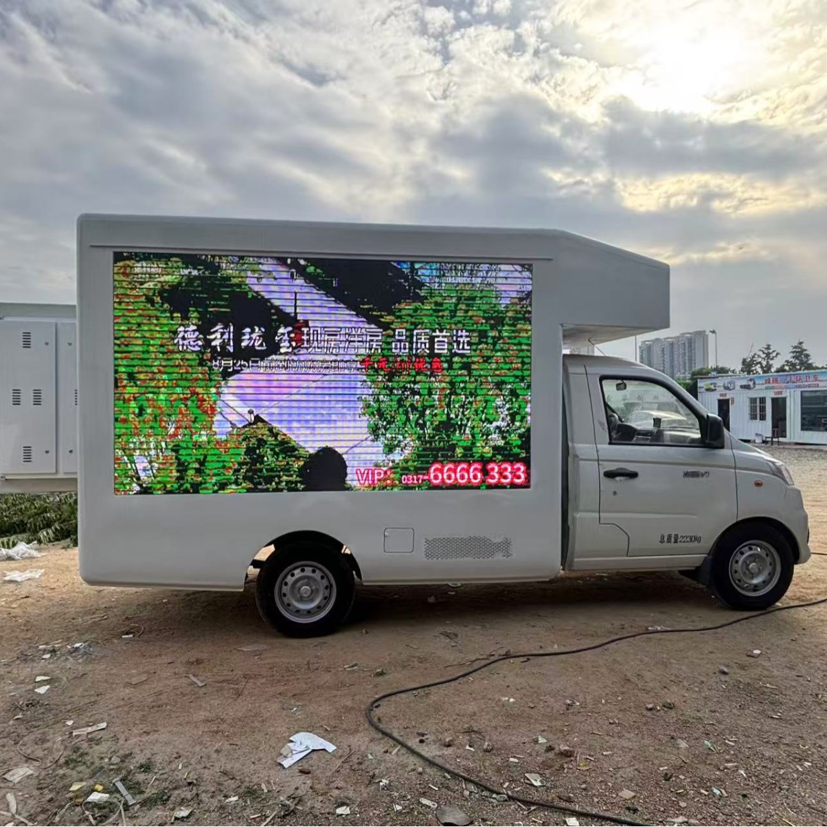 蓝牌宣传车单面大屏LED移动广告车宣传车