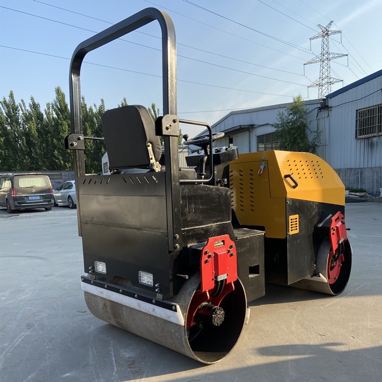腾宇牌TY-S12000座驾式双驱震动压路机报价 混凝土沥青路面压道机