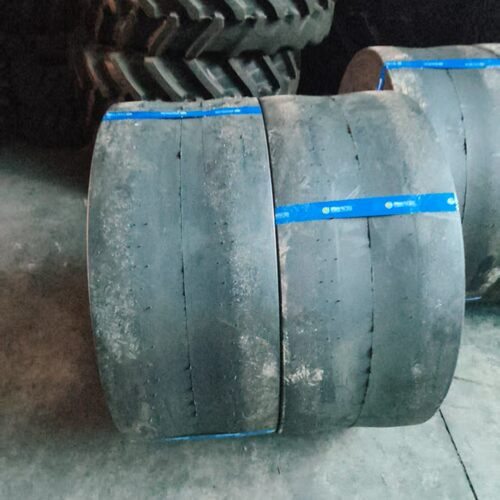厂家直供14/70-20斜交光面胶轮 压路机轮胎 工程机械轮胎 现货pf