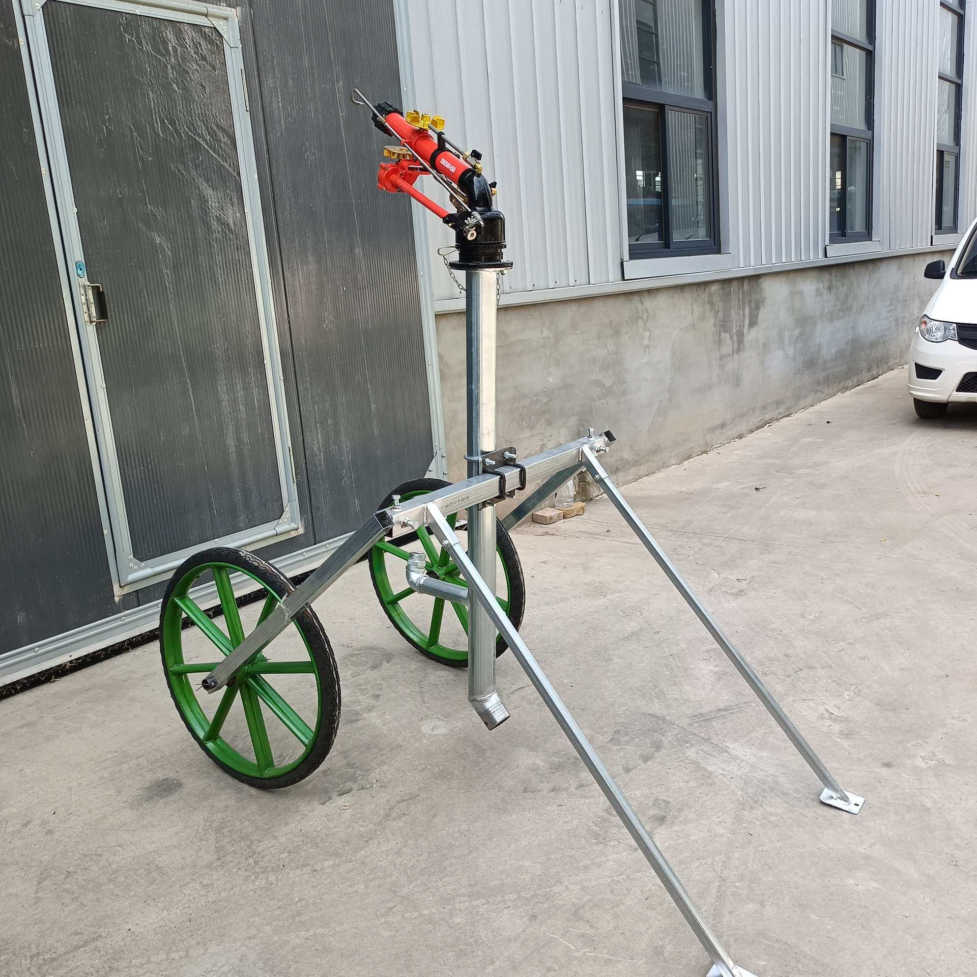 小型灌溉车移动支架新款喷灌用带轱辘小车浇地喷头专用简单支架