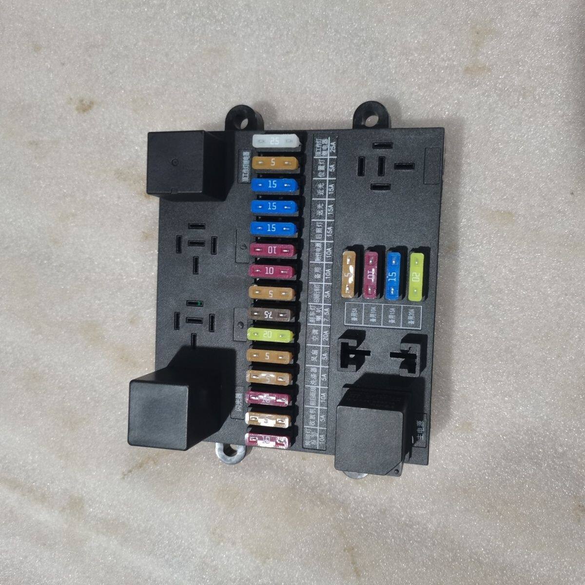 欧豹拖拉机配件:电器盒TC03480002