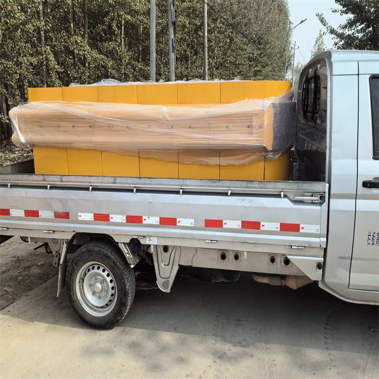 出售高速公路可导向防撞垫防冲撞设施缓冲预应力安全防撞护
