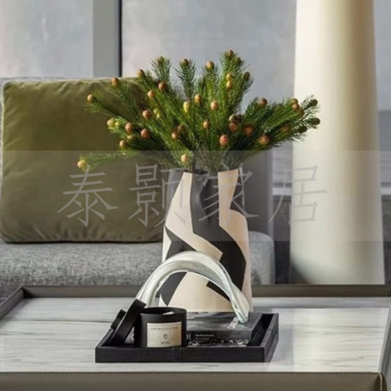 现代简约琉璃交叉扭o转摆件样板间别墅家居客厅茶几桌面装饰品
