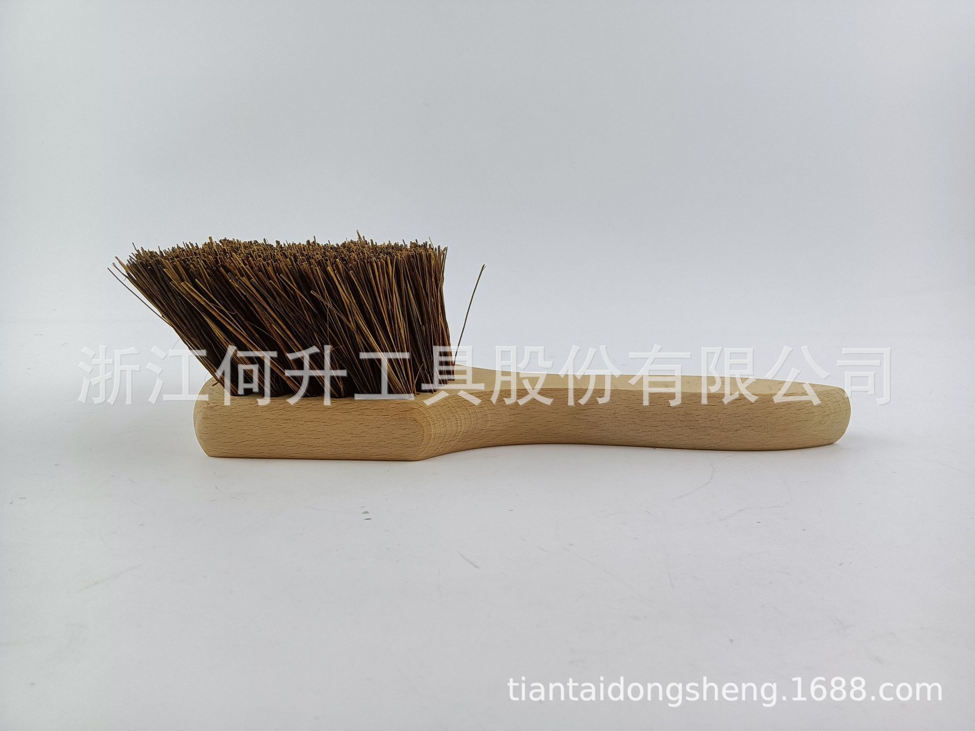 厂家生产10寸榉木大炒锅刷,出口方头粗棕刷棕榈丝刷厨房棕毛刷