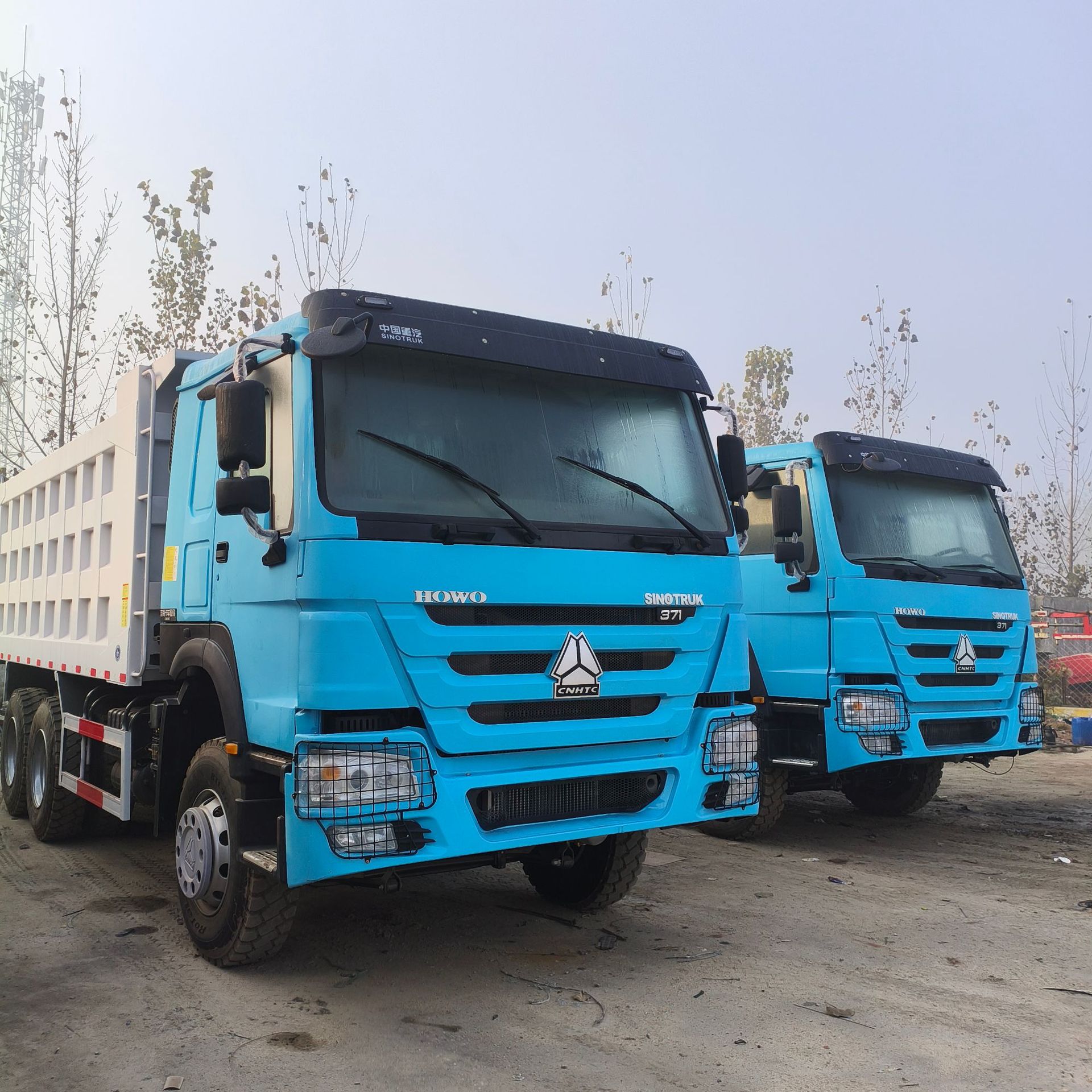 出口重汽HOWO豪沃TX 400马力自卸潍柴发动机前四后八渣土车工程车
