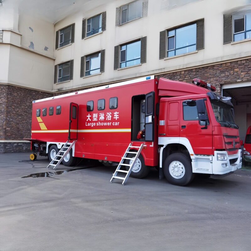 重汽户外演习排练后勤 冲澡淋浴车 偏远作业后勤供电保障车淋浴车