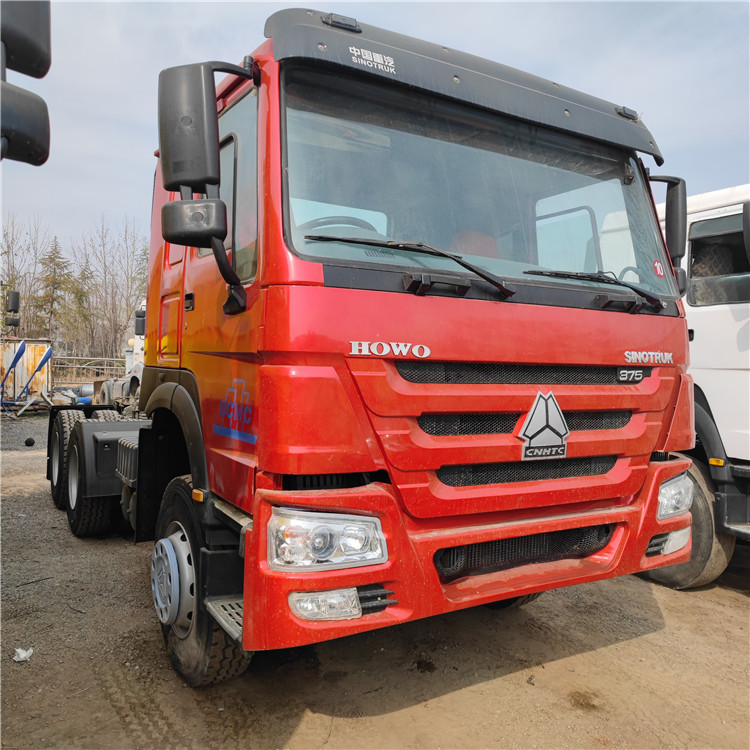 重汽HOWO6x4后八轮翻斗自卸车