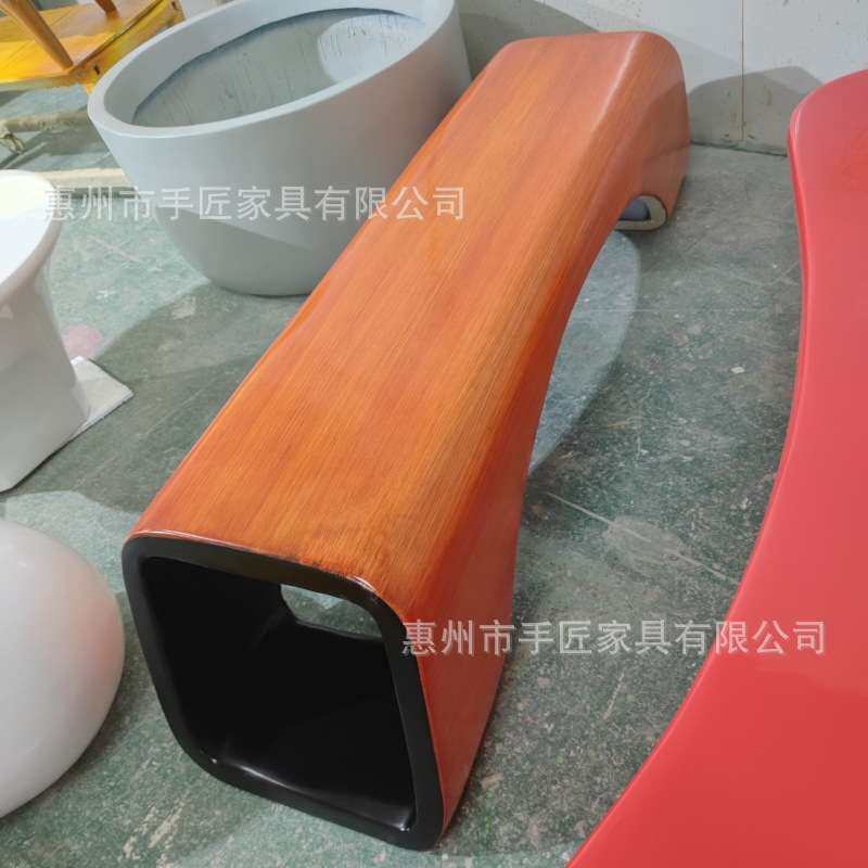 仿木纹玻璃钢休闲椅镂空商场广场户外架空层多人位休息等候长椅