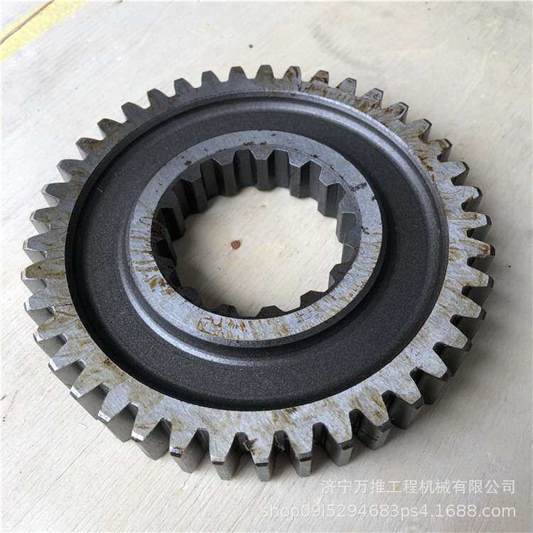 推土机D60 托轮支架  141-30-35181
