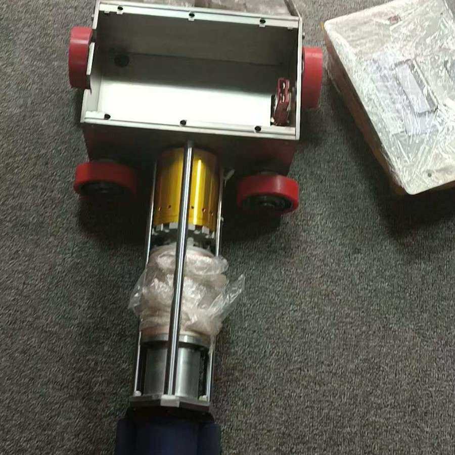 火车电动助推器 200吨电动助推器车厢链接推车器滚动式电动助推器