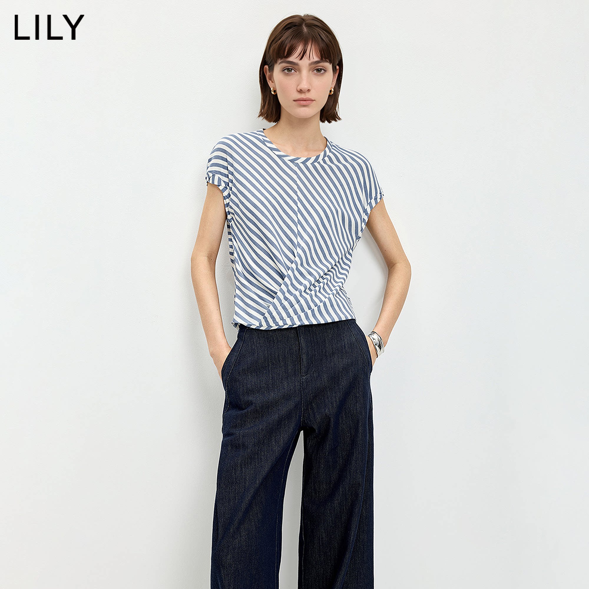 LILY2026夏新款女装莱赛尔羊毛混纺撞色条纹圆领宽松收腰T恤短款