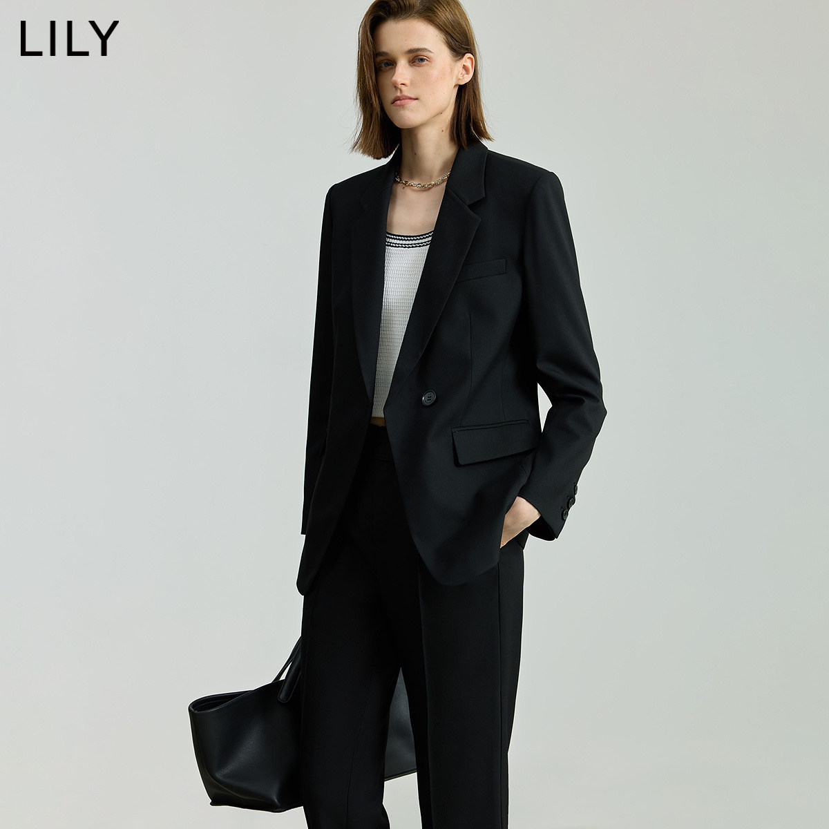 LILY2026秋新款经典修身收腰气质商务通勤百搭黑色西装外套女西服