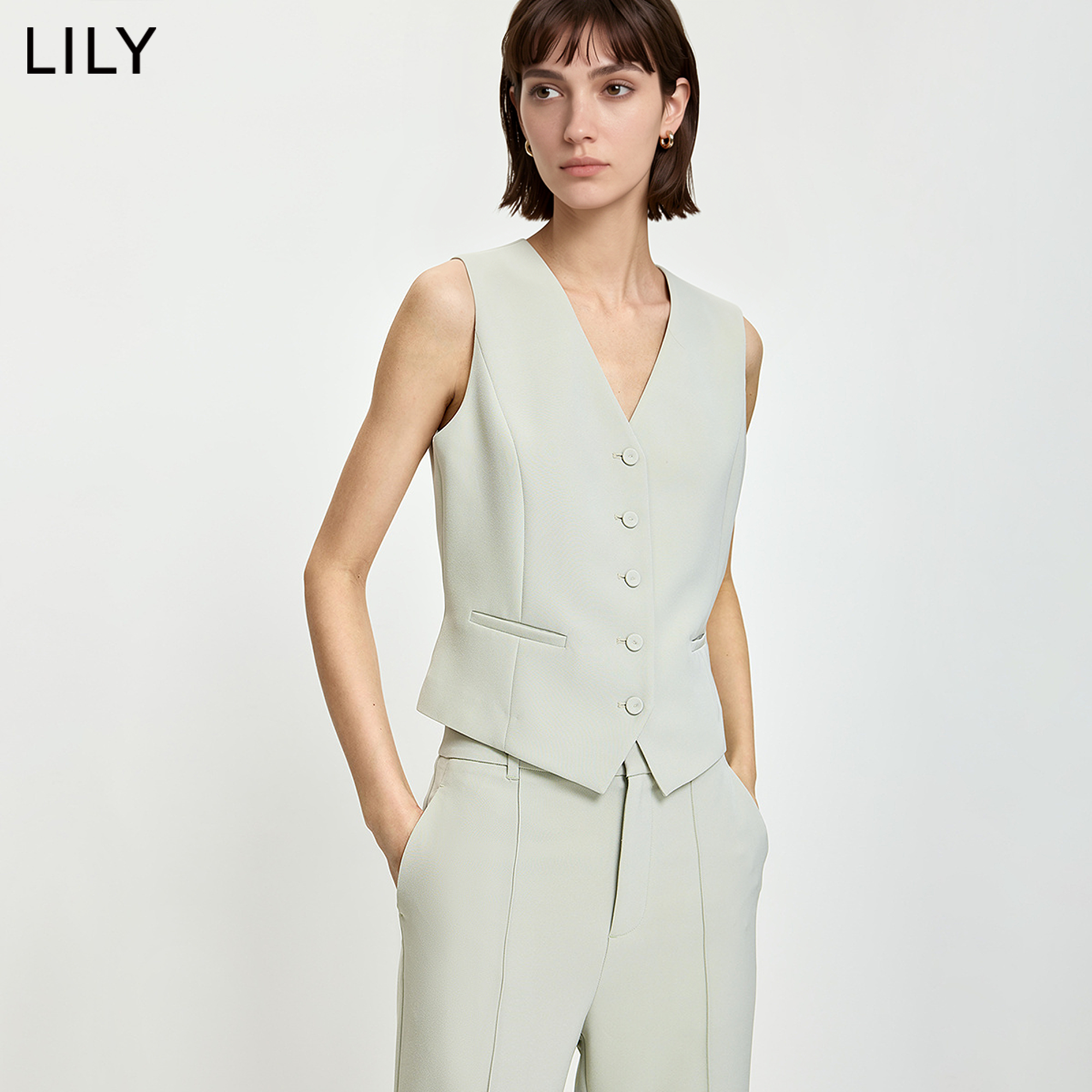 LILY2026夏新款女装松弛感简约休闲通勤无袖V领浅色西装马甲背心