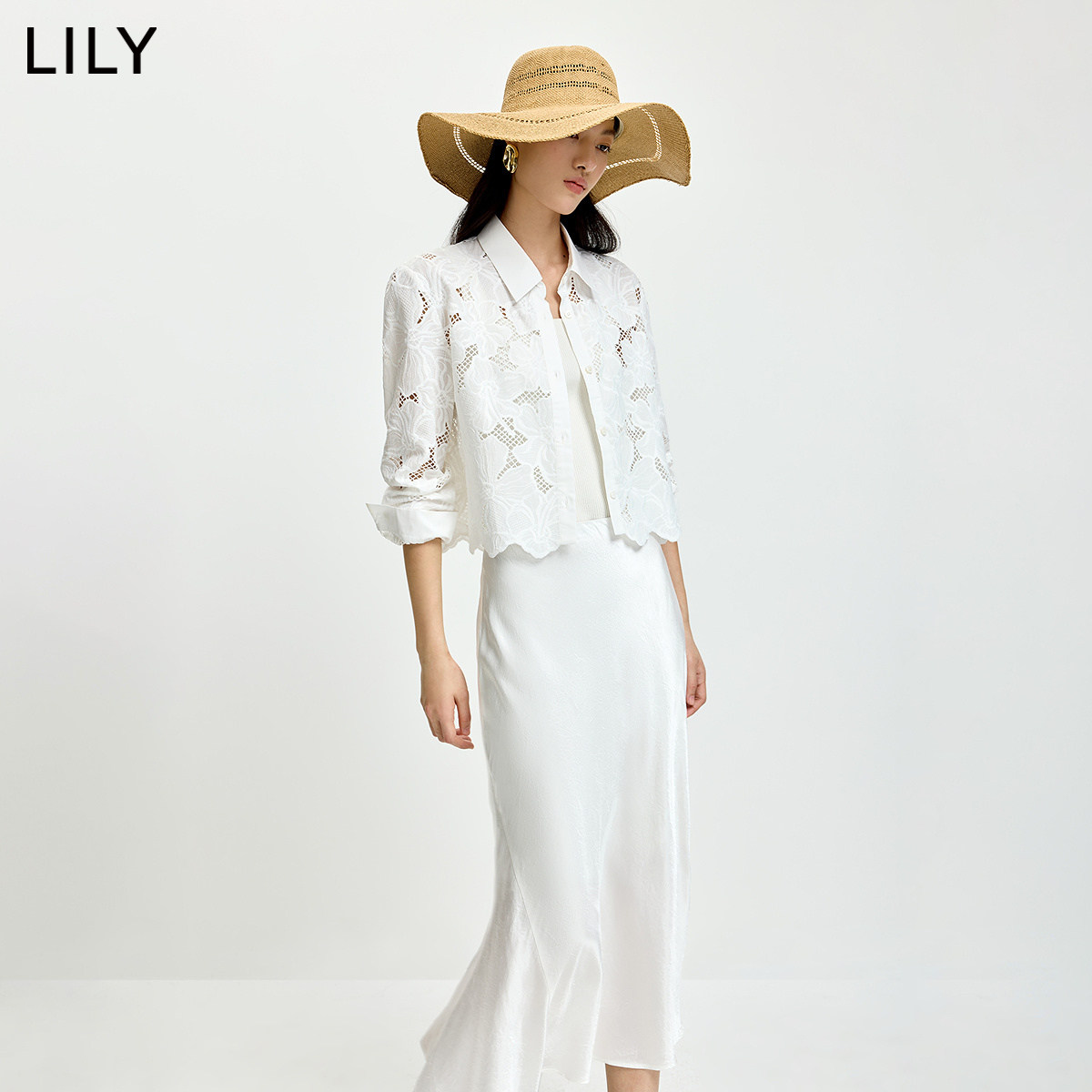 LILY2026秋新款女装法式镂空花朵通花绣气质通勤白色长袖衬衫外套