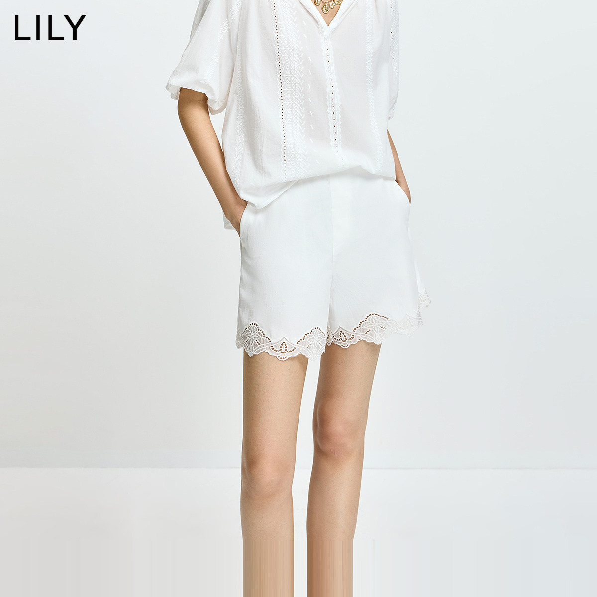 LILY2026夏新款女装莱赛尔亚麻混纺简约法式休闲通勤白色绣花短裤