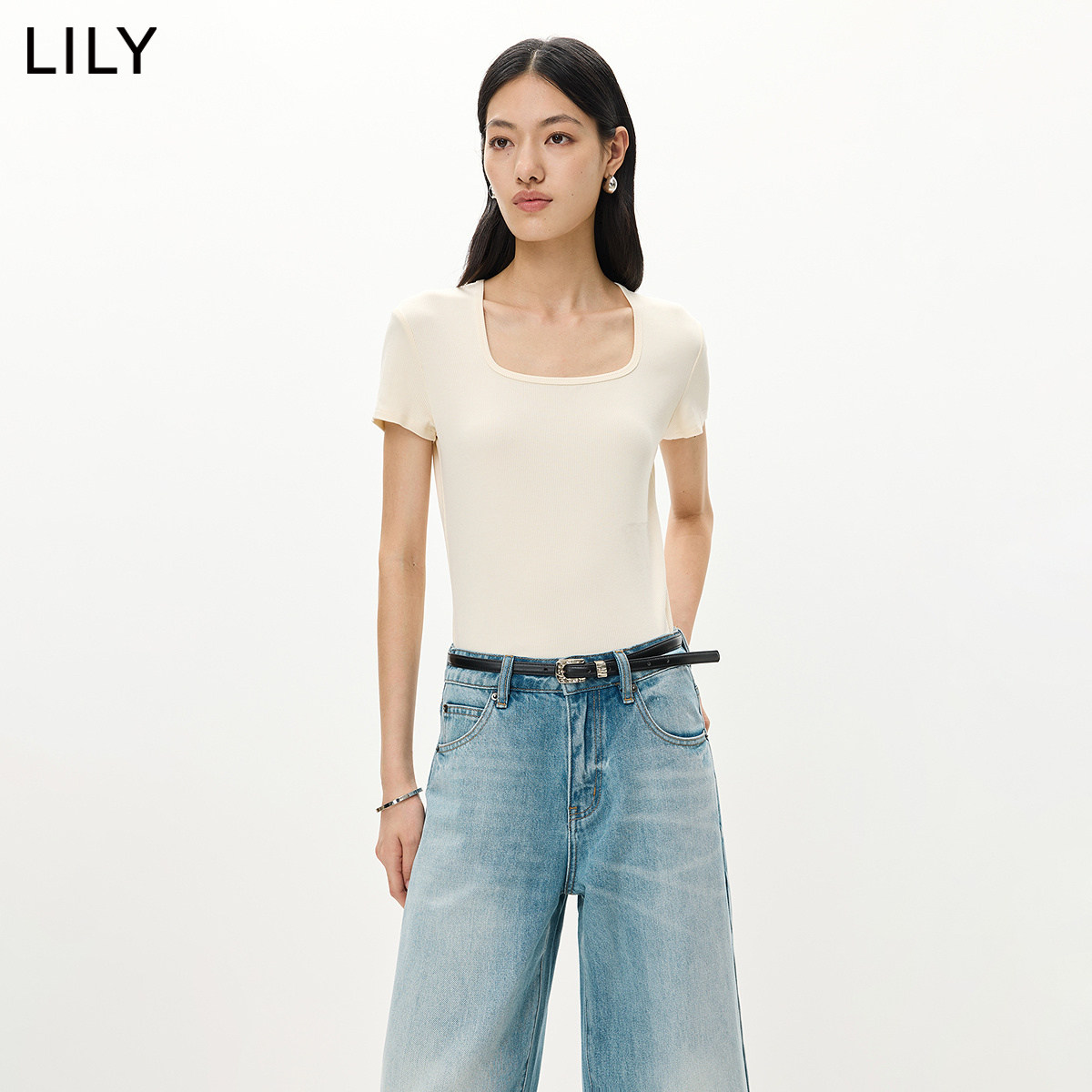 LILY2026夏新款女装简约大方领修身收腰休闲百搭通勤纯色短袖T恤