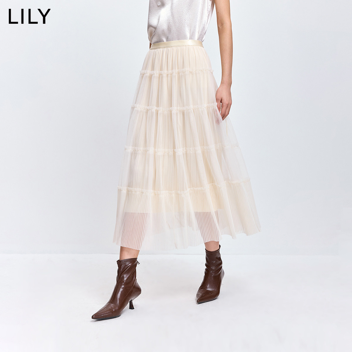 LILY2026春新款女装法式气质通勤压褶米色A字半身裙女蛋糕裙纱裙