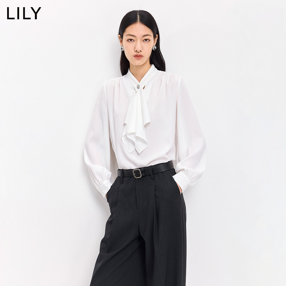 LILY2026春新款法式不规则飘带条纹休闲气质通勤浅色长袖雪纺衫女